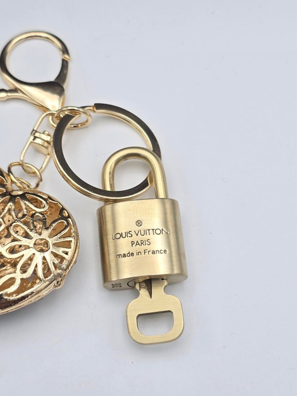 Authentic Louis Vuitton Gold Padlock 🔒 Key Set w/ Unbranded Heart Bag Charm - Picture 7 of 10